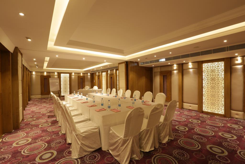 Ramada Encore Jalandhar Buitenkant foto