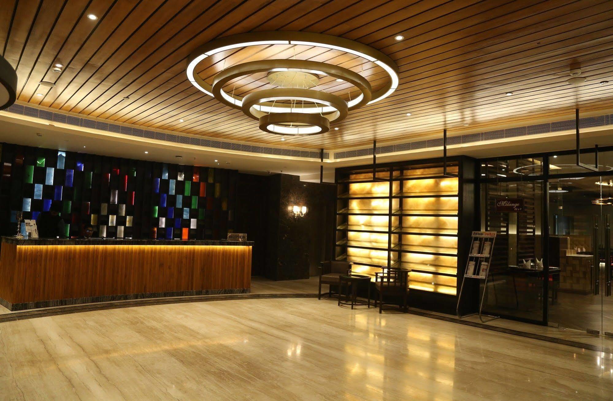 Ramada Encore Jalandhar Buitenkant foto